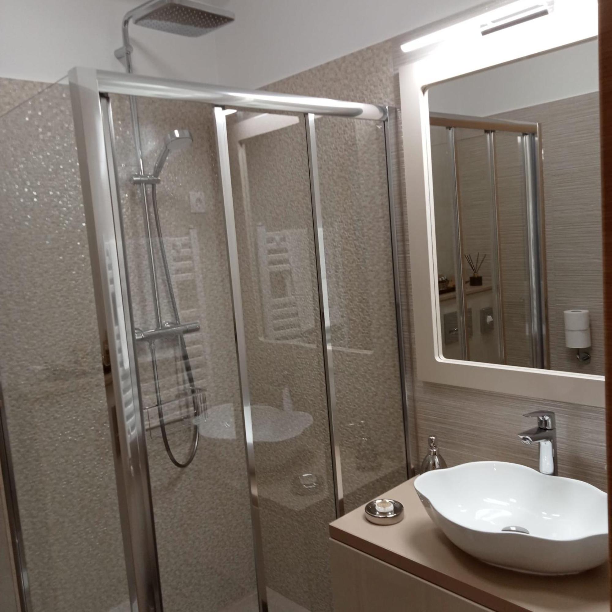 Elegant Suite - Titan Park Bucarest Exterior foto
